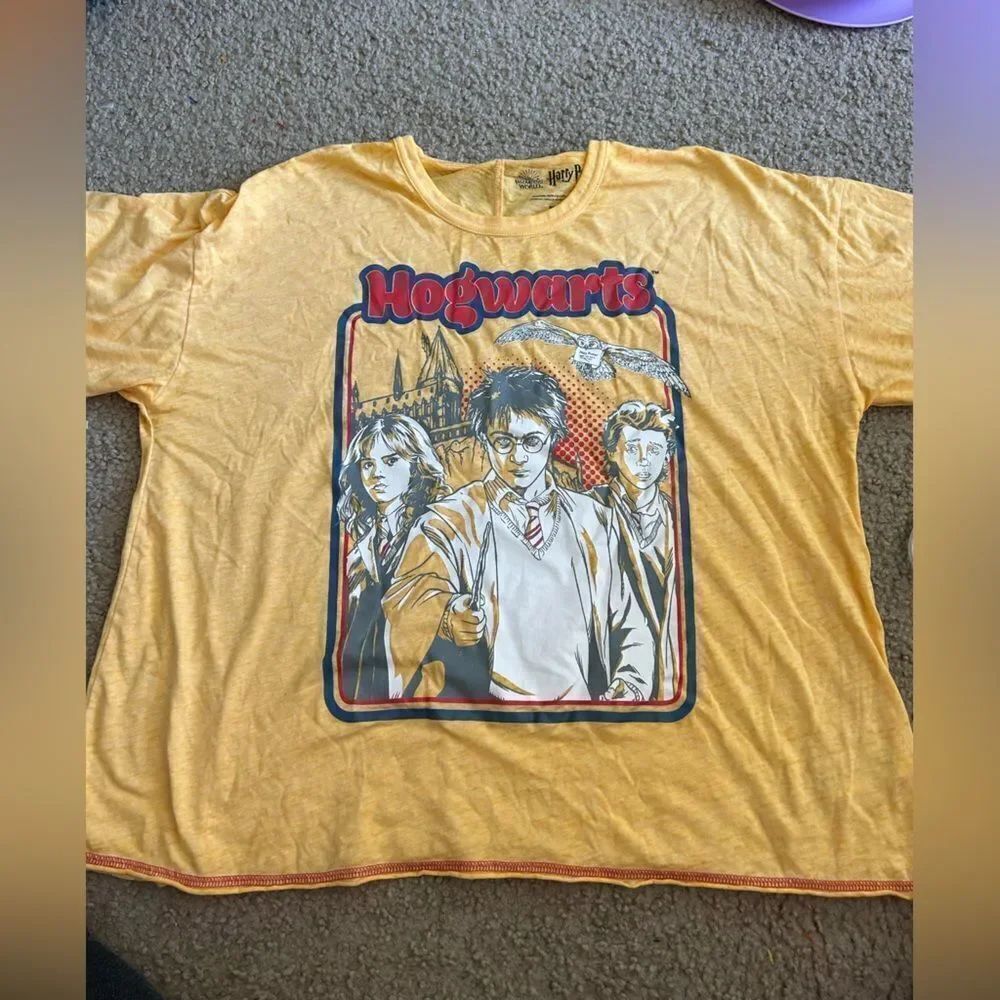 Wizarding World Hogwarts Tshirt